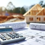 Plan de maison et calculatrice